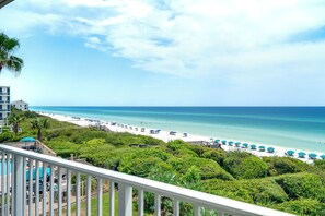 Property grounds - Private Beach Access w/ Seasonal Beach Chairs + Free Attraction Tickets! (Santa Rosa Beach)