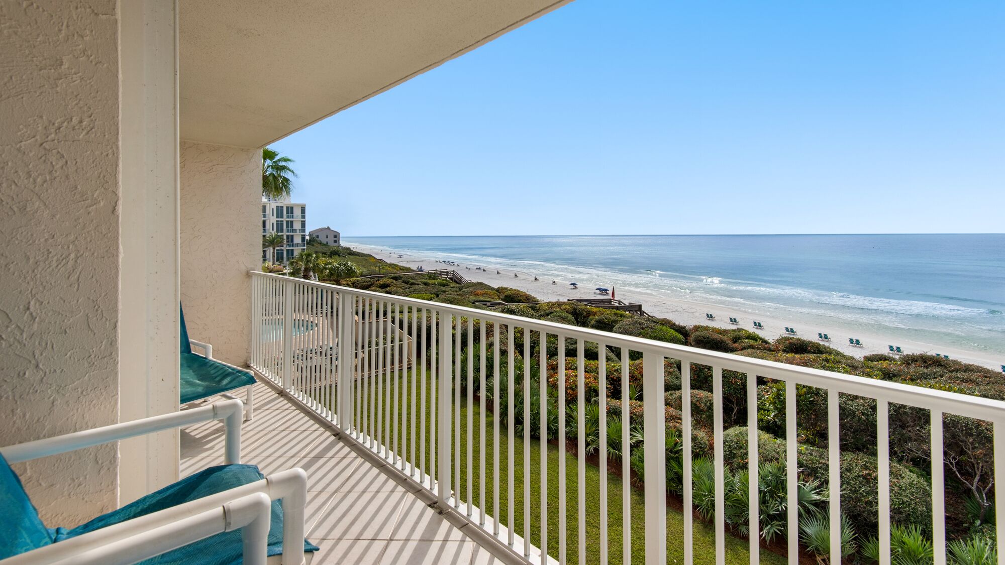 Luxurious & Gulf Front w/ Free Beach Set Up ~ Heated Pool: BeachCrest 306