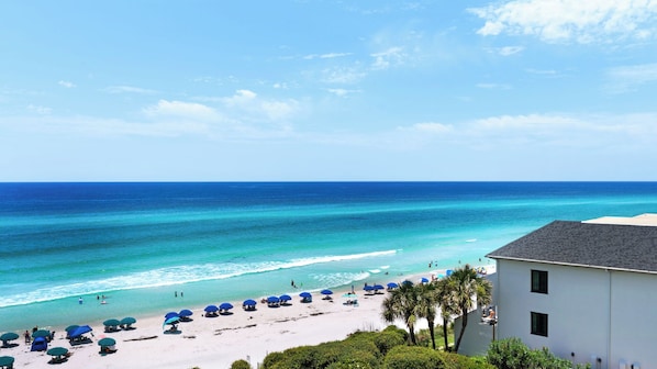 On the beach - Gulf Front w/ Free Beach Set Up, Private Beach + Free Attraction Tickets! (Santa Rosa Beach)
