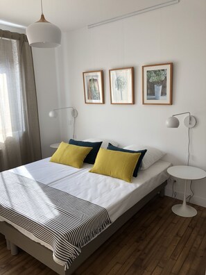 2 chambres, fer et planche à repasser, lit parapluie, Wi-Fi gratuit