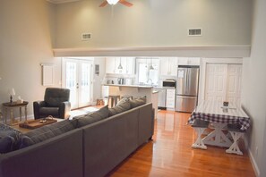 TV - Renovated three bedroom home with central air-walk to beach! (Dennis Port)