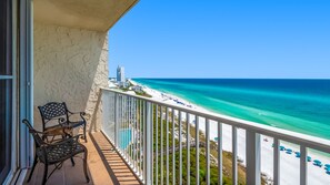 Property grounds - Gulf-Front w/ Private Beach Access + Free Beach Setup & Attraction Tickets! (Santa Rosa Beach)