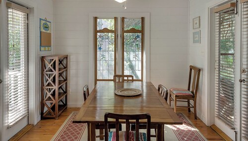 Beautiful Seaside Cottage, Sports Club, Sleeps 6 + Free Attraction Tickets!