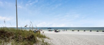 Beachfront Condo II 202A (Hors du bleu)