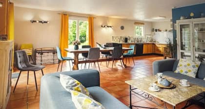 VILLA 4* AIR-CONDITIONED SWIMMING POOL SPA BOULES COURT TERRACES PARK WIFI - 8 PEOPLE