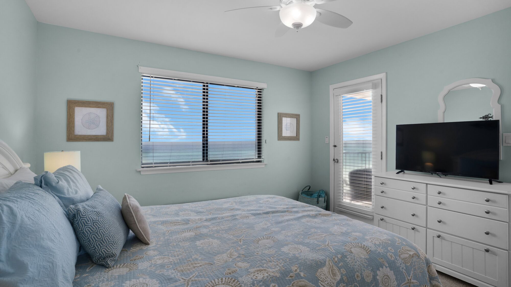 2 bedrooms, desk, iron/ironing board, free WiFi