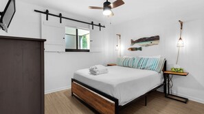 1 bedroom, iron/ironing board, free WiFi, bed sheets - 1st Floor, Gulf Side in Seagrove,  Sleeps 6 + Free Attraction Tickets! (Santa Rosa Beach)