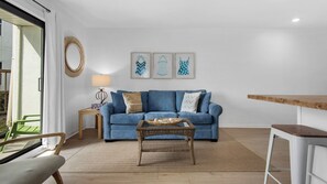 Smart TV, DVD player - 1st Floor, Gulf Side in Seagrove,  Sleeps 6 + Free Attraction Tickets! (Santa Rosa Beach)