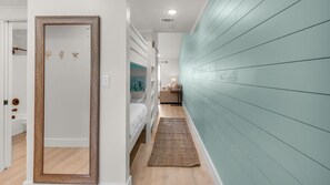 1 soverom, strykejern/-brett, wi-fi (inkludert) og sengetøy