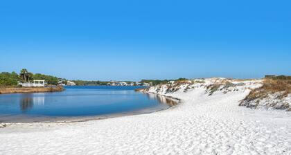 Family & Pet Friendly Condo w/ Gulf Views, 2 Pools, Sleeps 10 + Free Tickets!