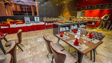 Desayuno completo gratuito y diario
