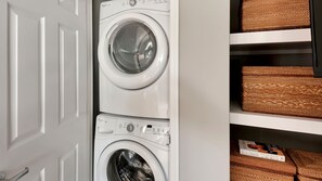 Interior - Minutes to The Beach, Ground Floor, Pools & Tennis + Free Attraction Tickets! (Santa Rosa Beach)