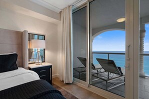 3 bedrooms, blackout curtains, iron/ironing board, WiFi - Pensacola Paradise ~ 3BR Beachfront Bliss + Resort Fun (Pensacola Beach)