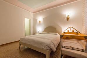 3 chambres, fer et planche à repasser, accès au Wi-Fi (inclus)