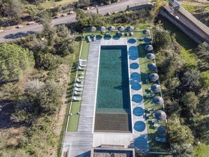 Piscina all'aperto, una piscina riscaldata