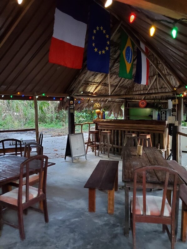 Bar (en la propiedad)