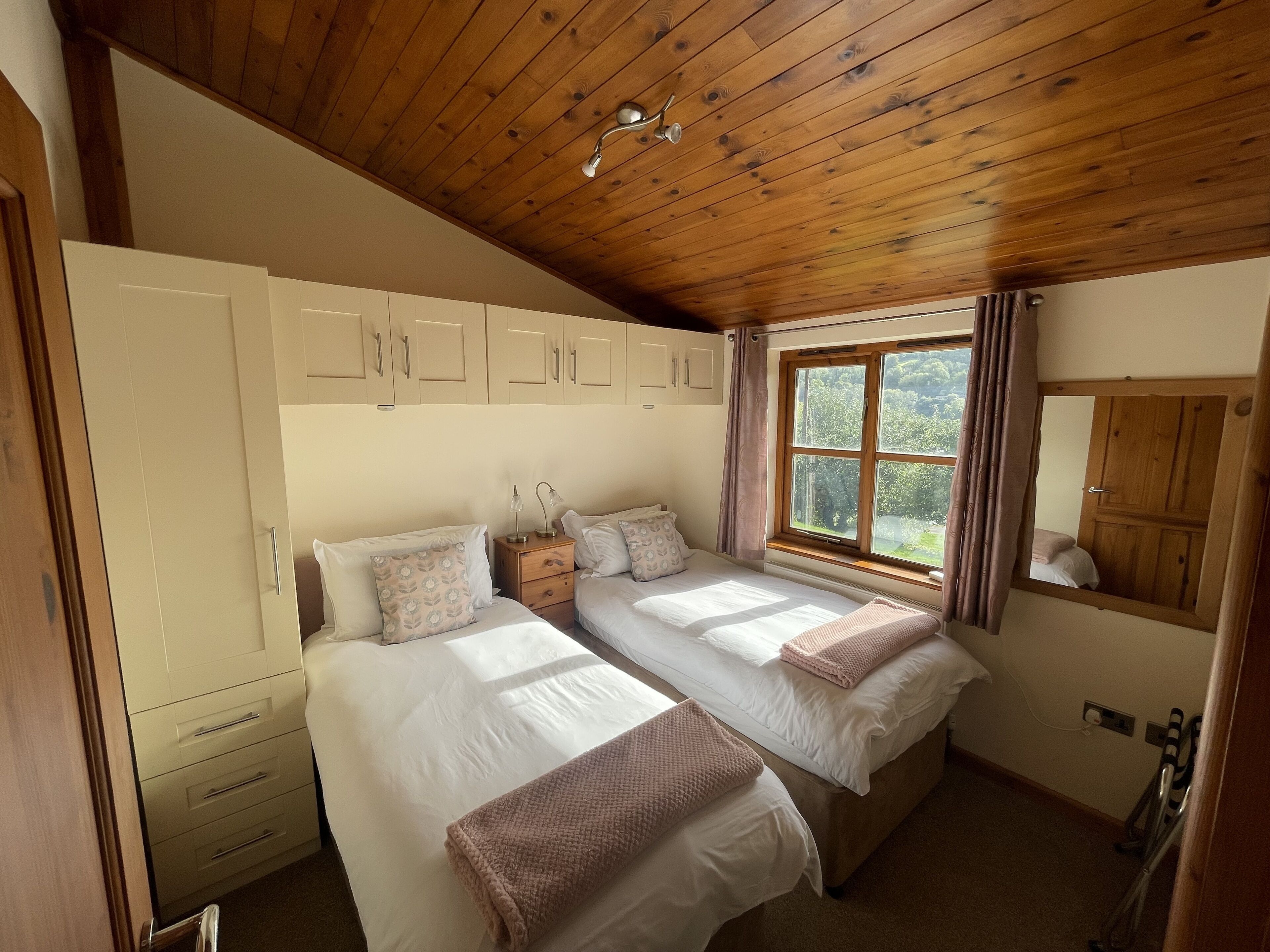 3 quartos, ferros/tábuas de passar roupa, Wi-Fi de cortesia