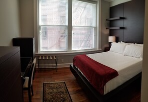 2 chambres, fer et planche à repasser, Wi-Fi gratuit, draps fournis
