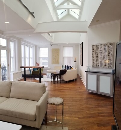 Best Memphis Penthouse - Downtown Condo 2BR