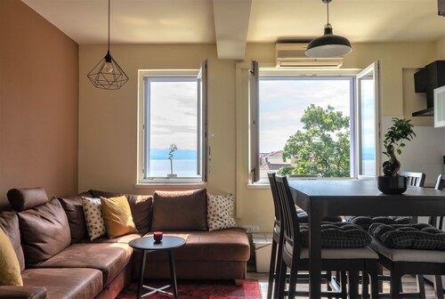 Apartment with sea view