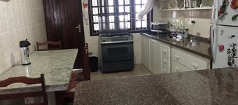Spacious house 50 meters from the beach with wifi and air-conditioned rooms