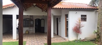 Tilava talo 50 metrin päässä rannasta, wifi ja ilmastoidut huoneet