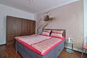 1 bedroom, free WiFi, bed sheets