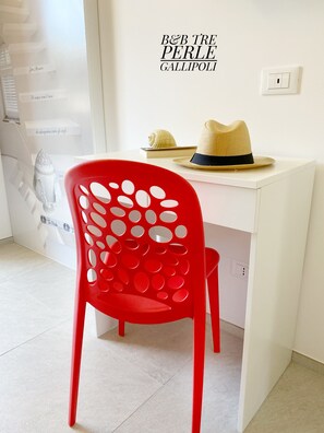 Design Room | Minibar, in-room safe, individually decorated, individually furnished - Tre Perle (Gallipoli)