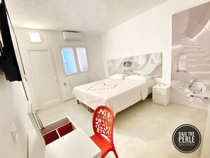 Design Room | Minibar, in-room safe, individually decorated, individually furnished - Tre Perle (Gallipoli)