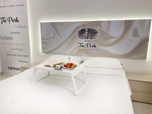 Design Room | Minibar, in-room safe, individually decorated, individually furnished - Tre Perle (Gallipoli)