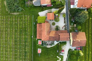 Exterior - Apartment "Lavanda" in Tourist farm RED FAIRYTALE (Marezige)