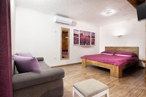 1 bedroom, iron/ironing board, WiFi - Apartment "Lavanda" in Tourist farm RED FAIRYTALE (Marezige)