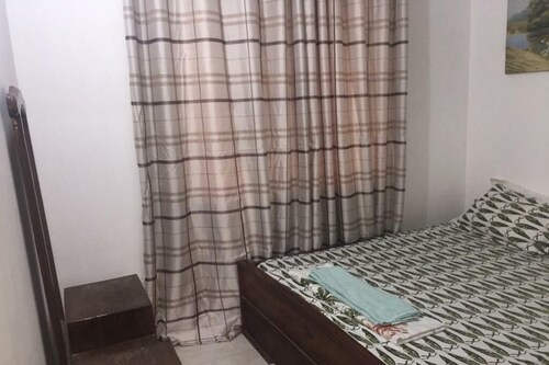 Casa acogedora de la orilla del río