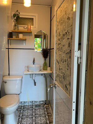 Slippers, towels - Xóm homestay (Da Lat)