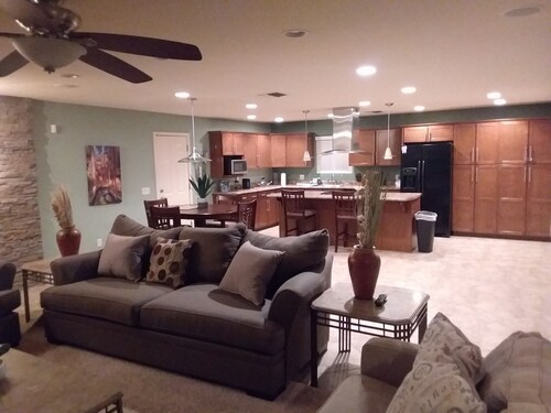 3br/2ba/pool/luxury/comfort/bbq/tv