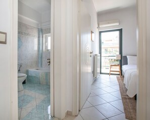 Hallway - Family apartment 450m from metro near Acropolis (Athens)
