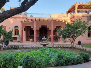 Restauration extérieure