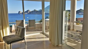 Interior - Ocean front, Cabo Villas. Executive 2 unit suite (Cabo San Lucas)
