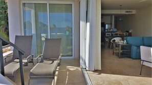 Outdoor dining - Ocean front, Cabo Villas. Executive 2 unit suite (Cabo San Lucas)