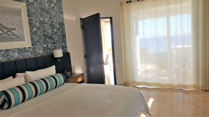 3 bedrooms, in-room safe, WiFi, bed sheets - Ocean front, Cabo Villas. Executive 2 unit suite (Cabo San Lucas)