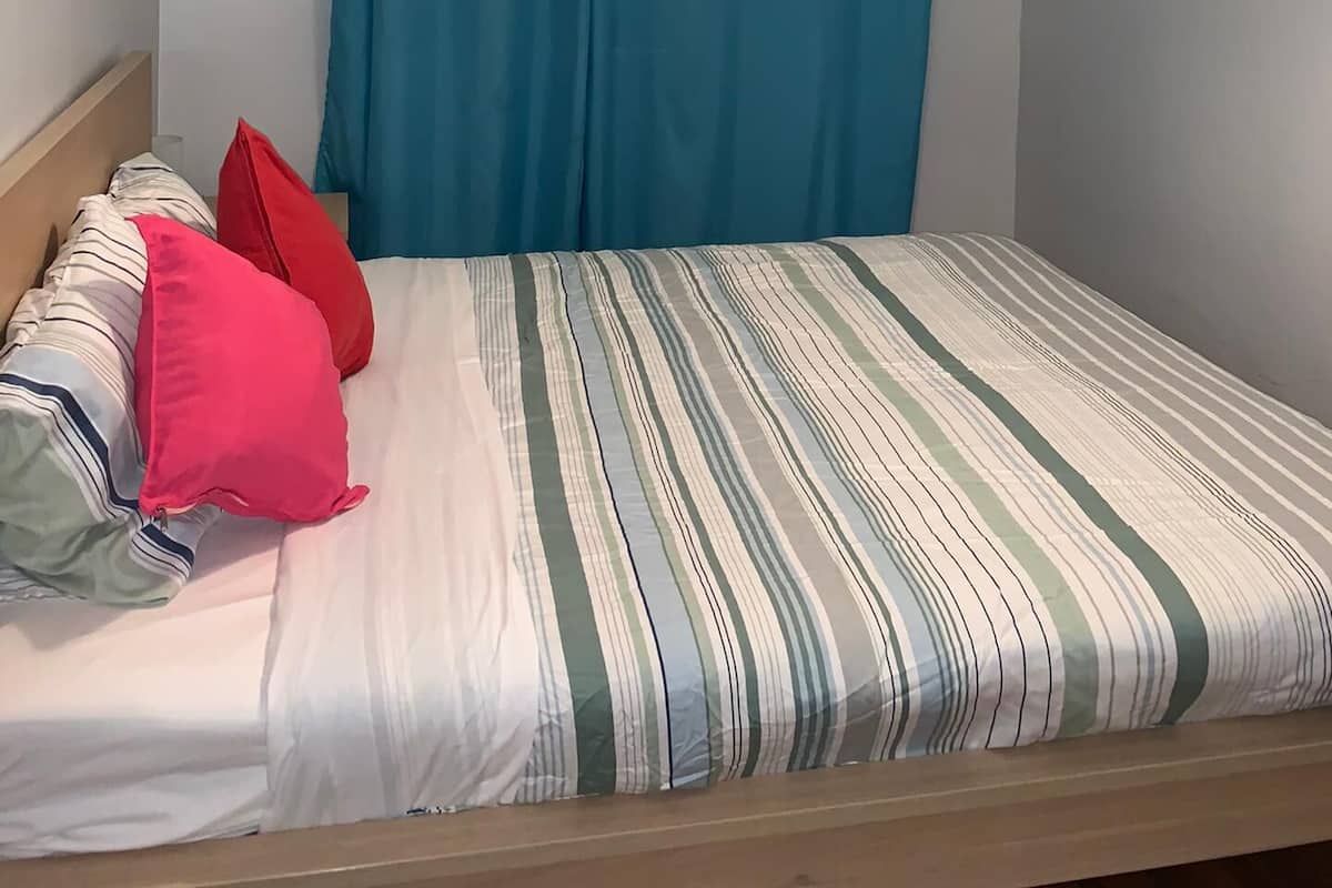 Basic Double Room, Shared Bathroom | WiFi (free), bed sheets