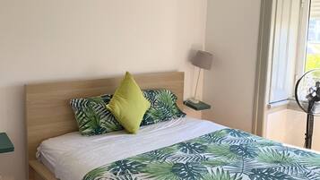 Basic Double Room, Shared Bathroom | Free WiFi, bed sheets