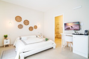 Comfort Triple Room | Desk, blackout drapes, free WiFi, bed sheets - Enjoy Your Stay - Olbia (Olbia)