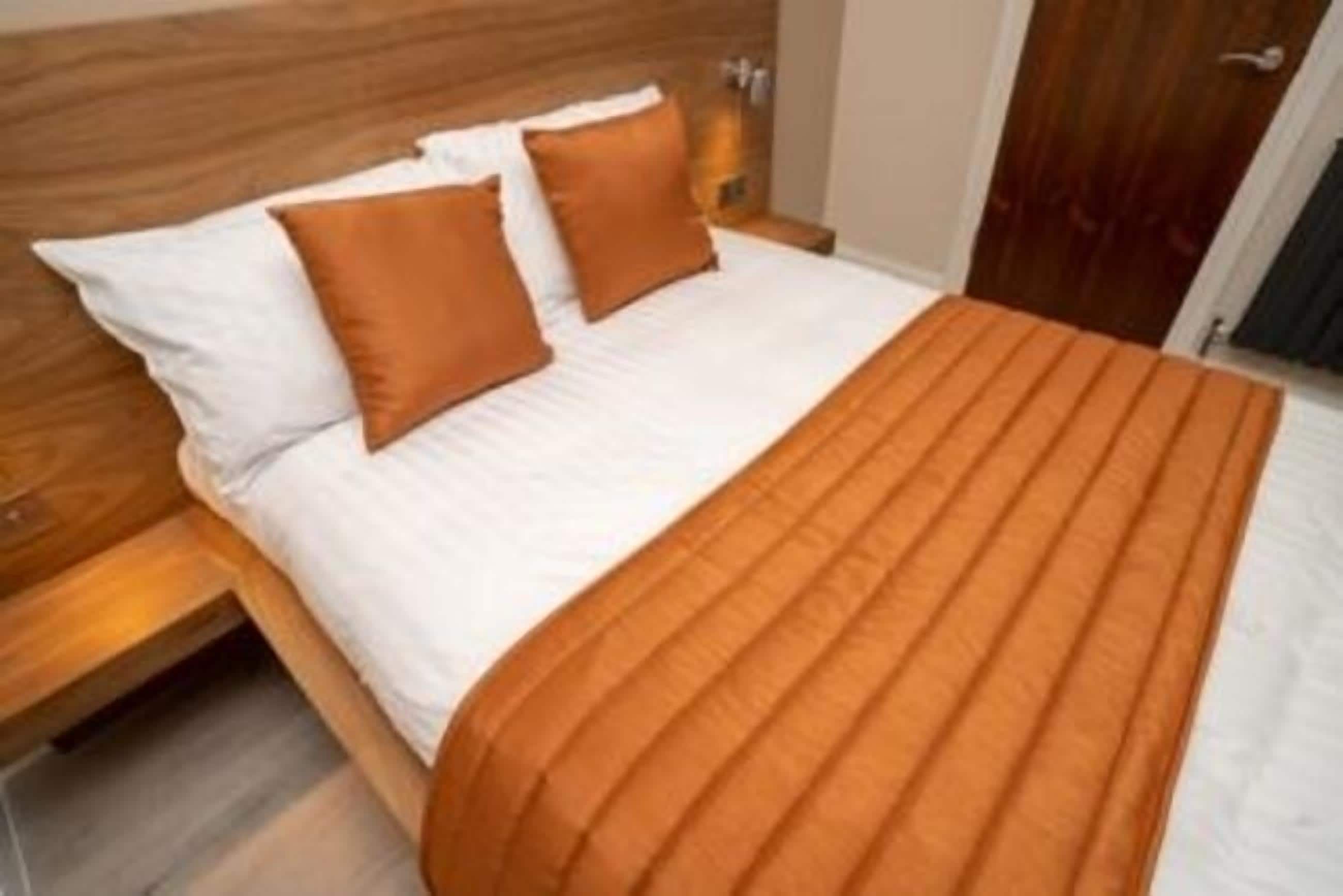 Photo - Eagle Hotel Luton Airport