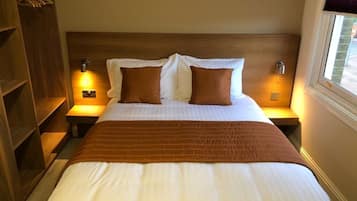 Kahden hengen classic-huone | Yksilöllisesti sisustettu, yksilöllisesti kalustettu, työpöytä