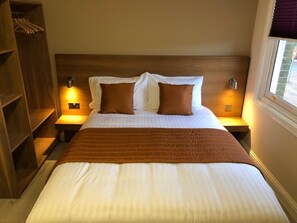 Individually decorated, individually furnished, desk, laptop workspace - Eagle Hotel (Luton)