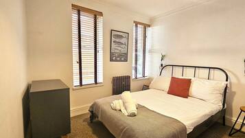 2 bedrooms, desk, iron/ironing board, free WiFi