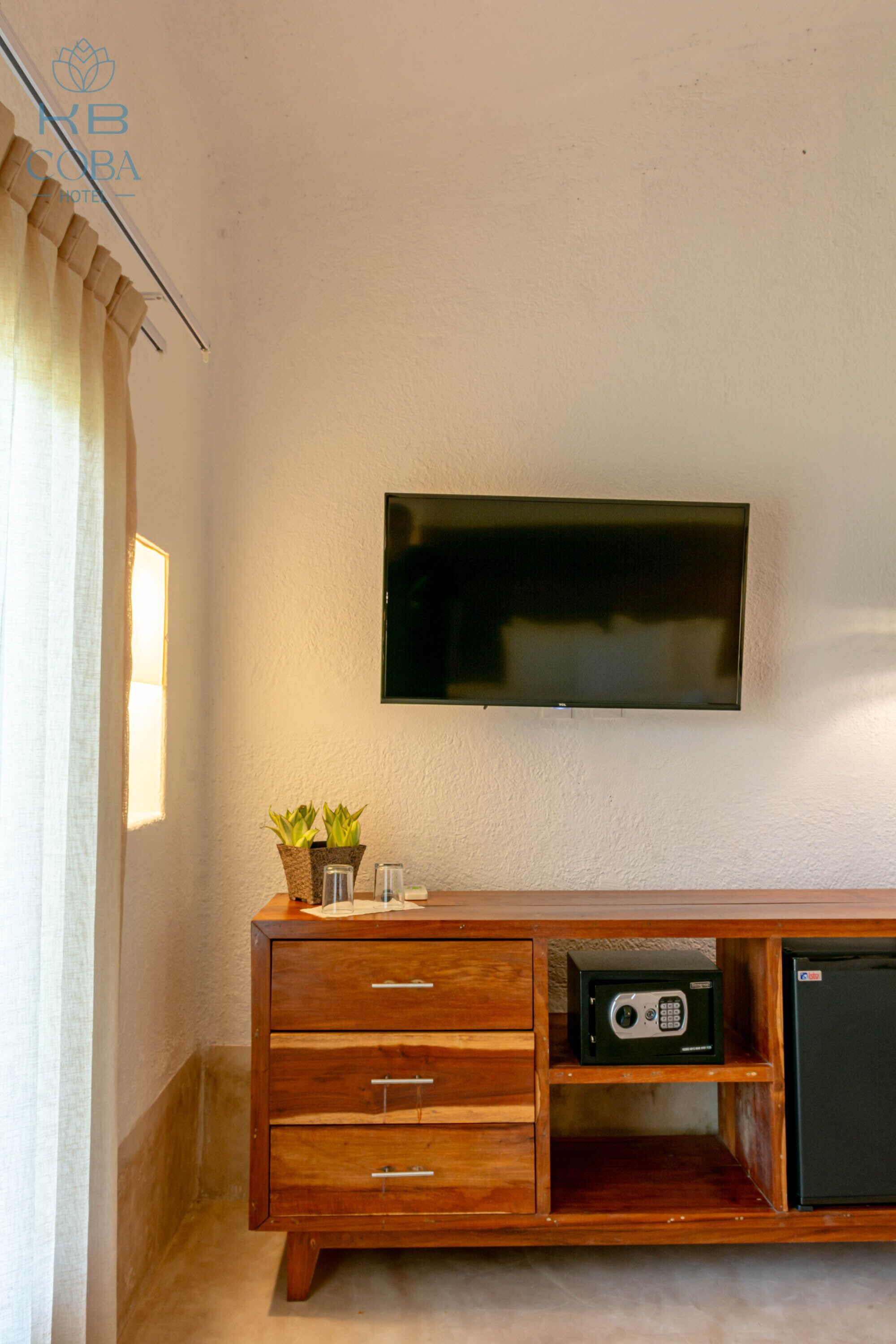 deluxe room, 1 king bed | 2 bedrooms, premium bedding, pillow-top beds, minibar