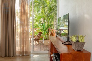 Ropa de cama de alta calidad, colchones con pillow-top y minibar