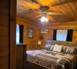 2 bedrooms, iron/ironing board, travel cot, free WiFi